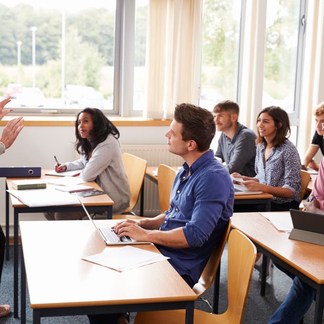 Image de : Des visites de classe... en vrai.
